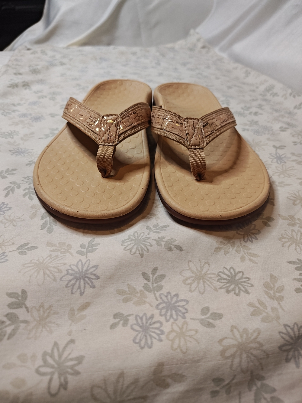 Vionic Tide II Gold Cork Orthotic Thong Sandals Flip Flops Size 8 Like New! - Picture 2 of 7